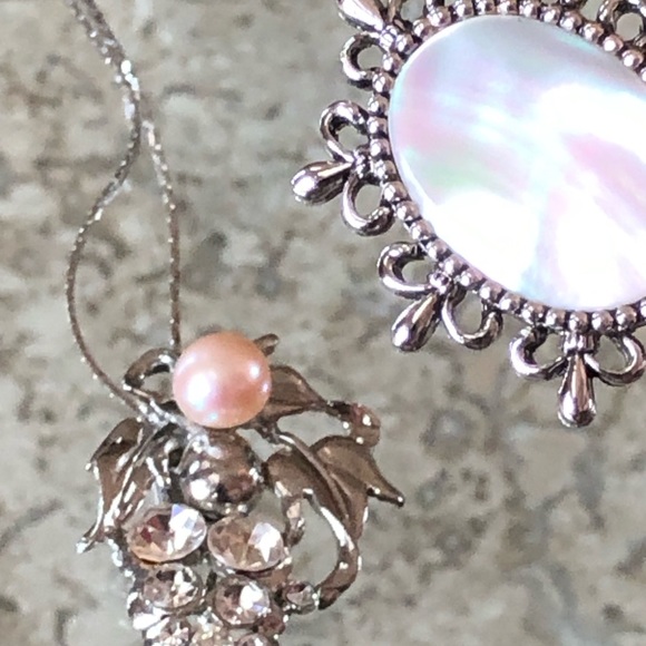 Sarah Coventry, Pearl Brooch, Slide Necklace, Grapes, Leaves, Rhinestones, GUC - Picture 2 of 15